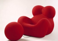 Gaetano Pesce : Fauteuil et repose-pieds La Mamma de la série Up