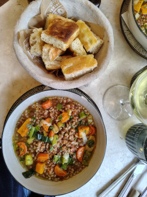 Girotti - soupe de légumes secs et focaccia